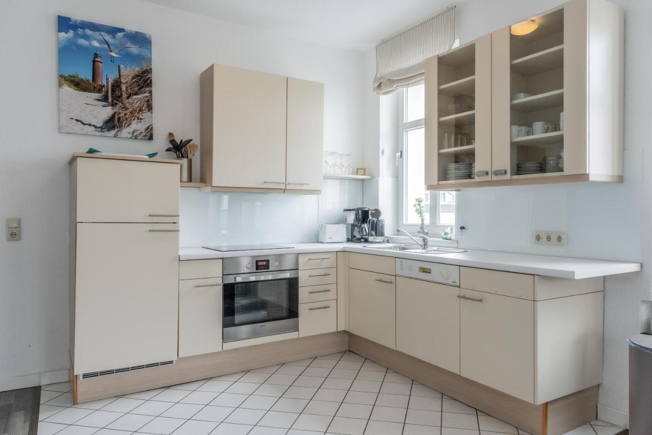 Strandnahe 2-Raum-Ferienwohnung Im Zentrum - Residenz Strandeck Fewo 02 Goehren  Exteriör bild